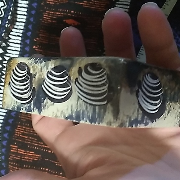 Amazing Soapstone Box - Picture 8 of 8